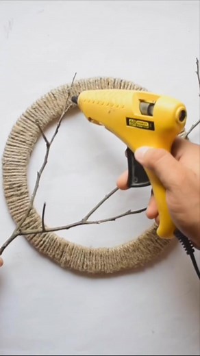 Beautiful Wall hanging craft Idea #wallhanging #crafts #decor #homedecor #easycrafts #doityourself #reels #reelsvideo #reelit #reelsviral #reesfb #crafter #CraftEngineer | Craft Engineer