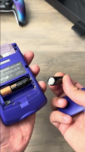 Game Boy Color stored for 20 YEARS with batteries! Does it still work? 😮