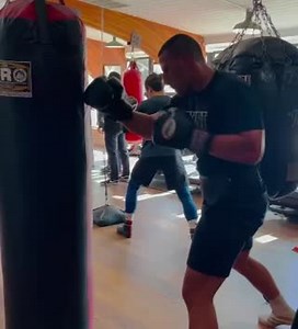 💣 Australian heavyweight champion Justis JPH Huni - Boxer getting that work in over at Fortune Gym. | Australian Boxing Central
