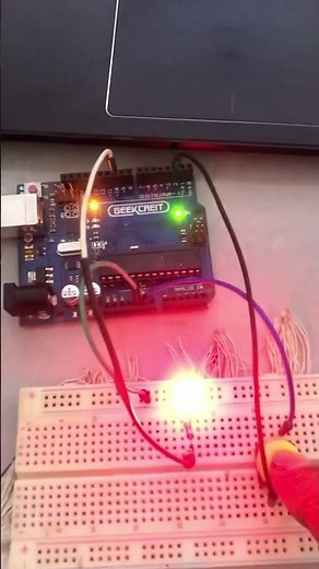 Allumer une led avec un bouton poussoir 🇲🇱 #arduino #electronics #arduinoproject #diy #vue