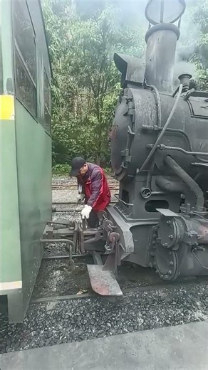 Historic Inch-Gauge Steam Locomotive Manual Coupling & Safety Locking