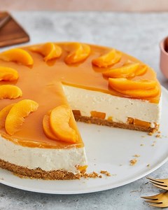 Diese Pfirsich-Torte kannst du ganz ohne Backen zubereiten, wie easy! 😍Das Video zur Zubereitung mit Fabiana findest du jetzt auf dem YouTube-Kanal: Neues Video jetzt auf YouTube: youtube.de/einfachbacken ⏯ #pfirsichtorte #pfirsich #einfachbacken | einfach backen