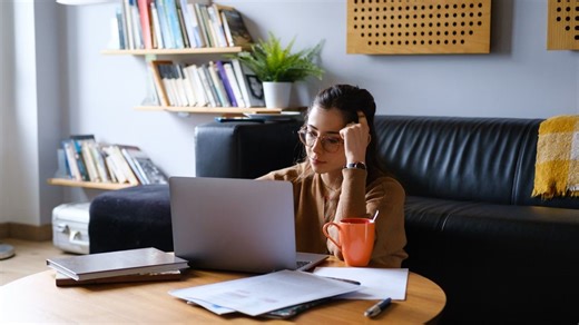Télétravailler plus pour gagner moins ?