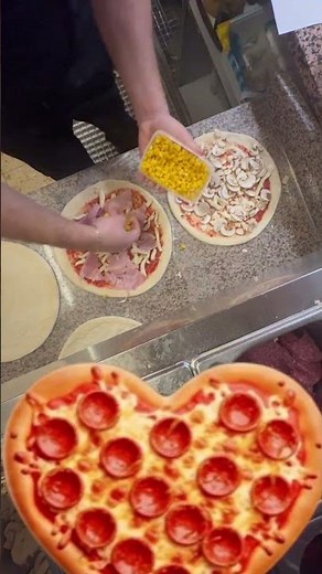 La Casa della Pizza: Vom Belegen bis zum Ofen 🔥 | Steinofenpizza in 20 Sekunden