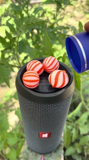 jbl bass test with orange chocolate Ball jump n flip 2 speaker JBL super sound and bass