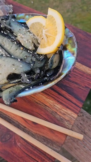 Flash fried #Paua in a cast Iron skillet, simple but tino reka!!! Dont forget to use heaps of butter🧈 #Abalone #SeafoodLovers #ASMRFood #ASMRMukbang #Mukbang #FoodASMR #FreshSeafood #OceanToTable #KiwiFood #NewZealandFood #Foodie #FoodLovers #FoodReels #SatisfyingVideos #ViralReels #ReelsTrending #WatchTilTheEnd #FoodTrend #KaiDownUnderEats | Kai Down Under