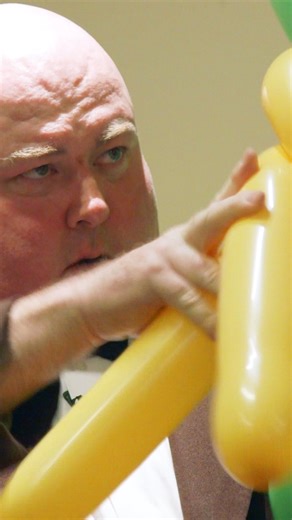 60 Second Docs on Instagram: "Buster Balloon (@busterballoon) popped on the scene 30 years ago, and has since performed his traveling show, including at the White House. He transforms his work into live theater, combining comedy with balloons. The temporary nature of his artwork drives him to continue creating and making people happy. #balloons #balloon #craft #clown #circustheme #theatre #kidscrafts #documentary"