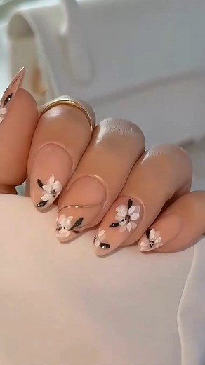 Flori🌸 pe unghii, cat de frumos. Tip french 💅 #nails #nailart #unghiifrumoase | Manichiura cu gel