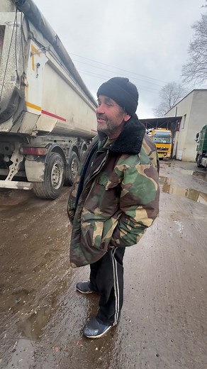 Outdoor Casual Style: Muddy Environment Outfit