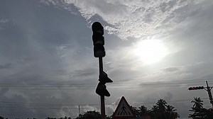 8.2K views · 94 reactions | ROAD SAFETY CONCERN: TRAFFIC SIGNAL LIGHTS NOT WORKING AND HANGING AT NUVEM JUNCTION, NEAR RAJEE MOTORS. | Prudent Media | Facebook