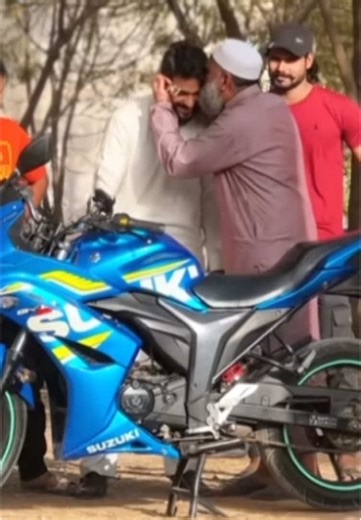 Mishkat Khan Ka Abu Ko Heavy Bike Gift