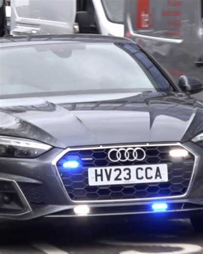 Met Police Audi A5 S-Line Responds with Sirens