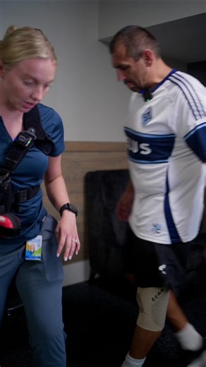 Active Sports Therapy on Instagram: "Strength after a quad tendon rupture has to be measured, not guessed. Testing days tell us exactly where you are in the timeline. They also tell us when you are ready to jog, run, and eventually jump again. For those following Helmut’s recovery, this is one of his strength progress testing days. These metrics matter. They help us map out his post op progression, monitor how the quad is rebuilding, and decide when it is truly safe to move into jogging, running