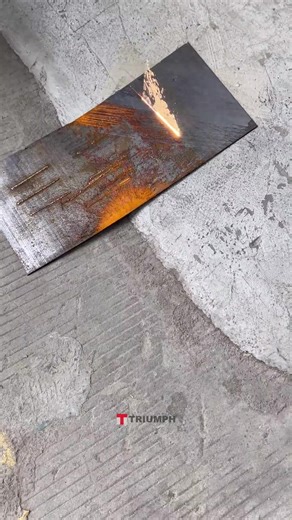 Triumph Laser Cleaning Machine Rust Removal on Steel Real Industrial Demo #lasercleaningmachine #lasercleaning #laserrustremoval #industriallaser #fiberlaser #triumphlaser