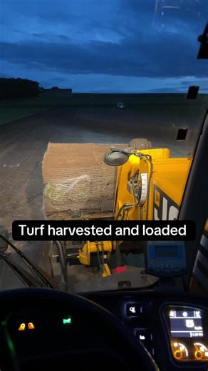 This is what a proper end of the day on the turf looks like 🌱 Loadall moving, tractor alongside, keeping pace. Everything working together to get quality Highland turf cut, handled properly and delivered fresh. Not fancy. Just doing it right, day in, day out 🚜 #freshturf #turftok #johndeere #telehandler #jcb