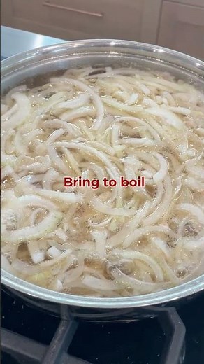 Let's Make Oyako Donburi (Rice with Chicken Egg Topping)! 🍳