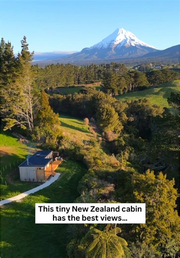 New Zealand mountain cabins > This is The Unwind in Taranaki - with incredible views of Taranaki Maunga, an outdoor hot tub & the cosiest vibes 🏔️