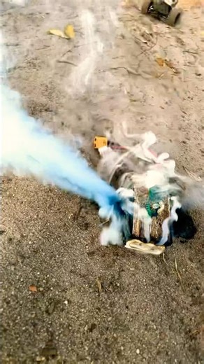 Burning 3S lipo battery 😳Check my channel and subscribe for more👍🏻#rc #rccar #lipo #battery #fire