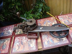 Vintage Old Antique Carpet Singer Sewing machine Stitcher Industrial Model 35-1