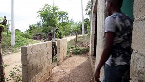 El 1er. Teniente Ramón Cabrera Cabrera es padre soltero y soldado del #EjercitoRD. Este padre 24/7 tiene bajo sus hombros la responsabilidad de cuidar y educar a 6 hijos por si solo y a la misma vez es encargado de labores relacionadas a la seguridad ciudadana. A pesar de ser una profesión de sacrificio, ha sabido sacar a delante a sus hijos quienes agradecen su trato, sus consejos y su amor hacia ellos. Cabrera es un vivo ejemplo de que con comunicación, una educación en valores, respeto y resp