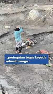 Seeing the rocks carried by the eruption of Semeru, still emitting hot steam, when doused with wa...