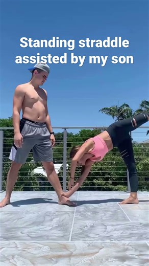 Standing straddle split #yoga #fitness #shortvideo #stretching #split #foryou #momlife #fitness #fy