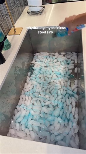 Courtney 💙 on Instagram: "i think i have the most hydrated sink on earth 💦 #asmr #cleaningvideos #cleaning #cleaningasmr #asmrsounds #cleaningmotivation #cleaninghacks #cleanwithme #asmrvideo #foryou #fy #cleaningvideo #sinkcleaning #kitchencleaning #bathroomcleaning #cleanliving #cleanhome #homehacks #lifehack #lifemotivation"