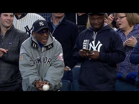 HOU@NYY: Jeter tosses first pitch to Spike Lee
