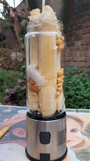 Will this blender be able to handle three bananas at once, or not? #fruitydrinks #bananasmoothie