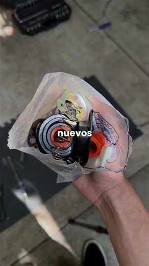 This is how the new shift lever bushings look on my Golf Mk3 ⚙️ (it's a huge improvement)