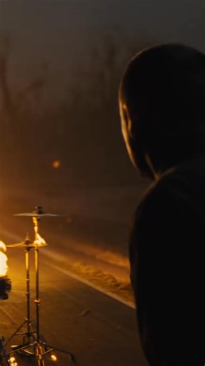 Prepare for twenty one pilots to scale and ‘BREACH’ the ‘City Walls’! A brand new album is OUT NOW! 🔥 Listen to the album here: https://open.spotify.com/album/1El3k8dU3sKyoGUeuyrolH?si=CHGFJtGBRB-ma2I2lL-0pw #TylerJoesph #JoshuaDun #CityWalls #BREACH #TwentyOnePilots #Music #Release #NewAlbumOutNow #Artist | Warner Music India