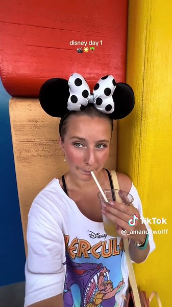 Amanda Wolff on TikTok