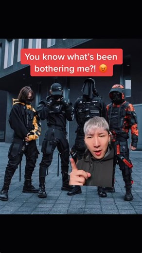 TechwearGiants on Instagram: "Have u thought abt this? Clothing linked in bio A refined blend of futuristic techwear style, urban utility fashion, and functional design built for movement and precision. This look channels the core of technical streetwear with waterproof fabrics, modular layers, tactical silhouettes, and performance-driven materials. Every detail reflects cyberpunk influence, all-black minimalism, and the engineered aesthetic that defines modern techwear outfits — adaptive, sleek