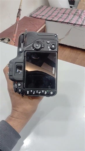 Nikon D7500 with 18-140 shutter count 44000 original battery charger box price 56k 9991150111