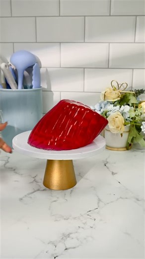 Wibble 🍓 Wobble that Wibble! on Instagram: "slap it if she’s jiggly 🩵 wibble jelly, plant based jelly, jelly dessert, vegan jelly, jelly demoulding, jelly wobble, jelly video, jelly texture"