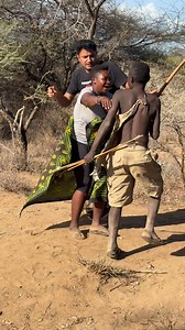 Love Triangle in the Wild: Hunter’s Heartbreak Leads to an Unexpected Attack!”#LoveInTheWild #HunterDrama #ViralMoment #viralreelsfacebook #hadzabe #attack #angry #viralvideoシ | Roaming with Vinu