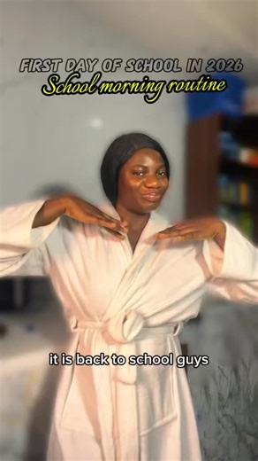 Wells Ezechinyere Banks on Instagram: "I was so excited to resume school for some reason I don’t even know and here’s how our first school morning for the year went. Wells thinks school is boring because he thinks they’re not teaching him fun stuff😩 abeg should they be teaching him biology and quantum physics in grade 1?😅🤣🤷‍♀️ I just verified from the teacher why they’re always looking at Wells’ food. She said they just like how I package his food and I think that’s a flex 😉 💪"