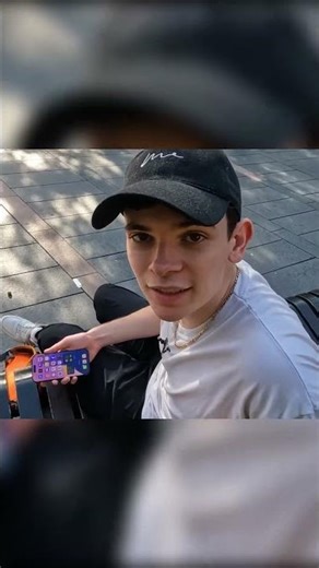 Pourquoi mon iPhone veut se connecter ? Vidéo disponible sur la chaîne de ‪@SQUIDUU‬