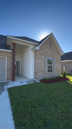 ✨ This is how we do it… in River Park Estates! ✨ 🏡 $278,190 | 3 Beds | 2 Baths | 1,825 Sq. Ft. 🌳 This Townsend IV H in Covington, LA features quartz counters, kitchen island, walk-in closet, and energy-efficient upgrades throughout! 💥 This home qualifies for our limited-time incentive, don’t wait! Call 985.205.1244 to schedule your tour today! #CovingtonHomes #dsld #FamilyLiving #StTammanyLiving #MoveInReady | DSLD Homes - Louisiana