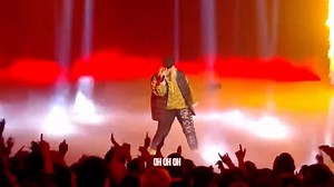 全球热单《Dance Monkey 》现场版，原唱直接引爆现场！