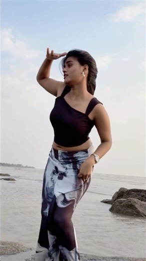 Main pani pani ho gayi🔥🙂‍↔️#youtube #shorts #viralshorts #viralvideo #fyp #dance #youtubeshorts