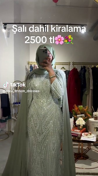 İnstagram @esracouturedresses