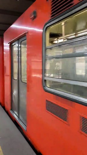 Entrando a la Estación Tezozomoc, Línea 6 del Metro