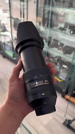 Nikon 28 300 full frame etat 10/10 Prix 6,5 millions disponible livraison 0770706638 . 0663064680