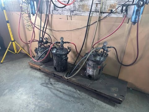 2025 Year-End Surplus CNC & Fab Machinery Lot 568 - BINKS & DEVILBISS PRESSURE POTS