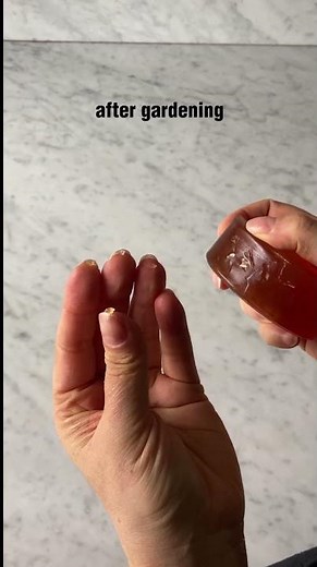 Quick tip to keep your fingernails clean when gardening or repotting your plants. Easy clean-up!