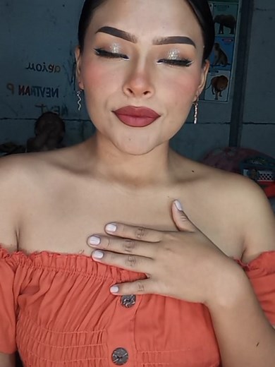 ya se viene tutorial de este maquillaje, atentas. #paratiiiiiiiiiiiiiiiiiiiiiiiiiiiiiii #fyp #maquillaje #tik_tok #labialrojo #yailinlamasviral