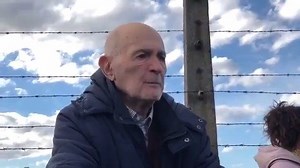 Dei 776 bambini ebrei italiani di età inferiore ai 14 anni che furono deportati nei campi di concentramento, Sami Modiano è tra i soli 25 sopravvissuti. | Abolizione del suffragio universale