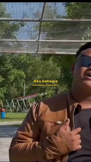 Hello Sayang - D’Gonia Band: A Heartfelt Love Song