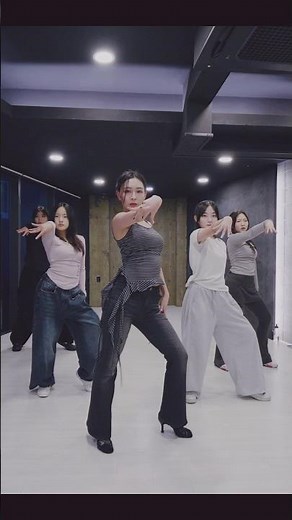 Hearts2Hearts - Anymotion beginner's waacking dance choreography WAAKI